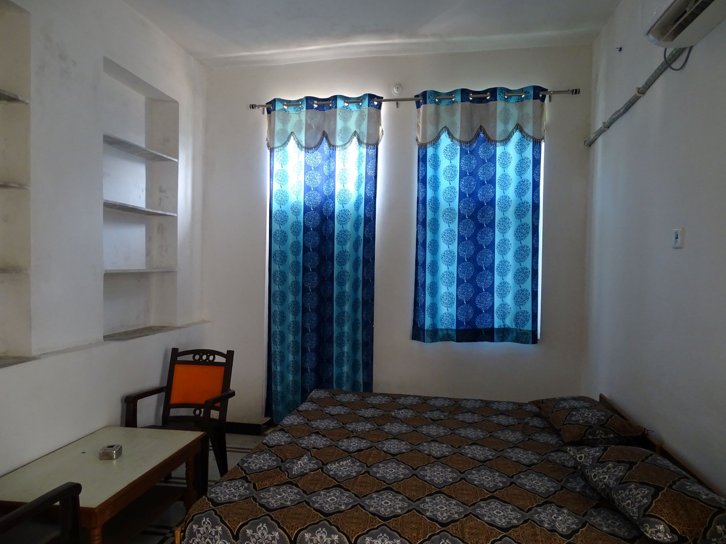 AC room with balcony